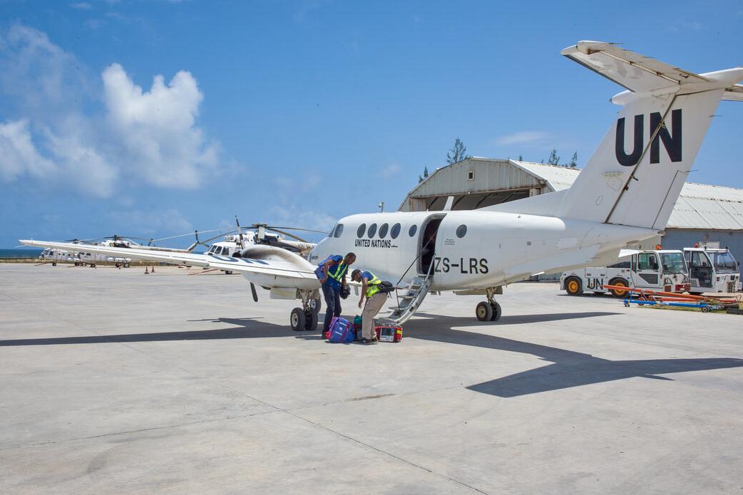 UNSOS cargo plane