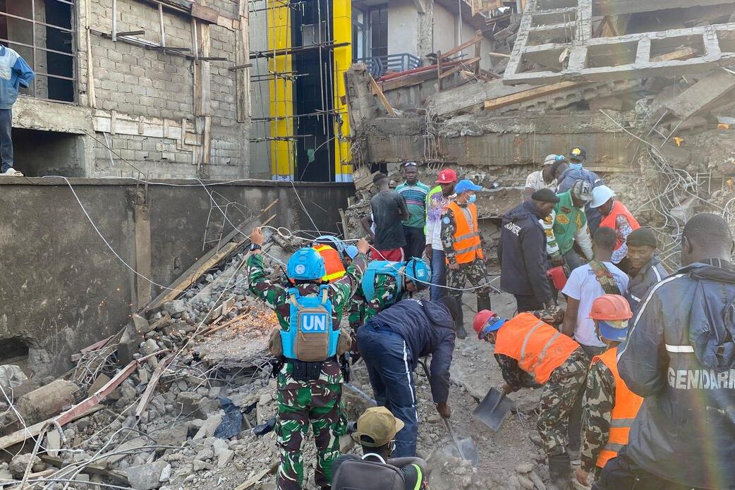 Un immeuble de quatre étages