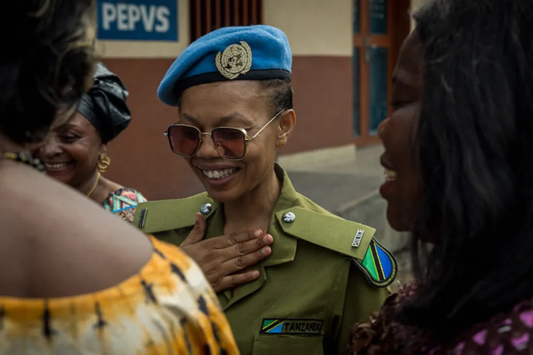 Une policiere tanzanien en service au sein de la MONUSCO