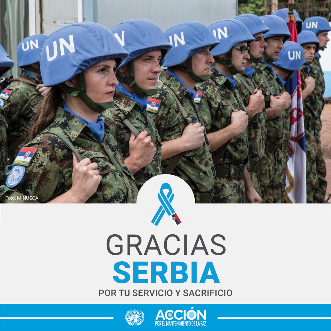 Fila de cascos azules de Serbia.